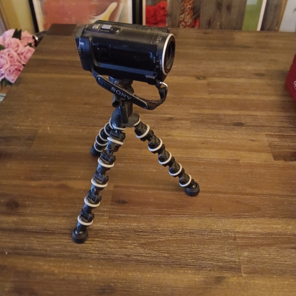 Sony handycam Black Camera with Flexible Tripod